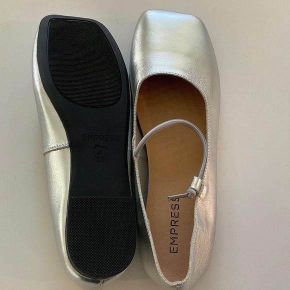 EMPRESS Australia Metallic Silver Square Tie Mary Jane Size EU 39 / 8 US NEW - Picture 10 of 12